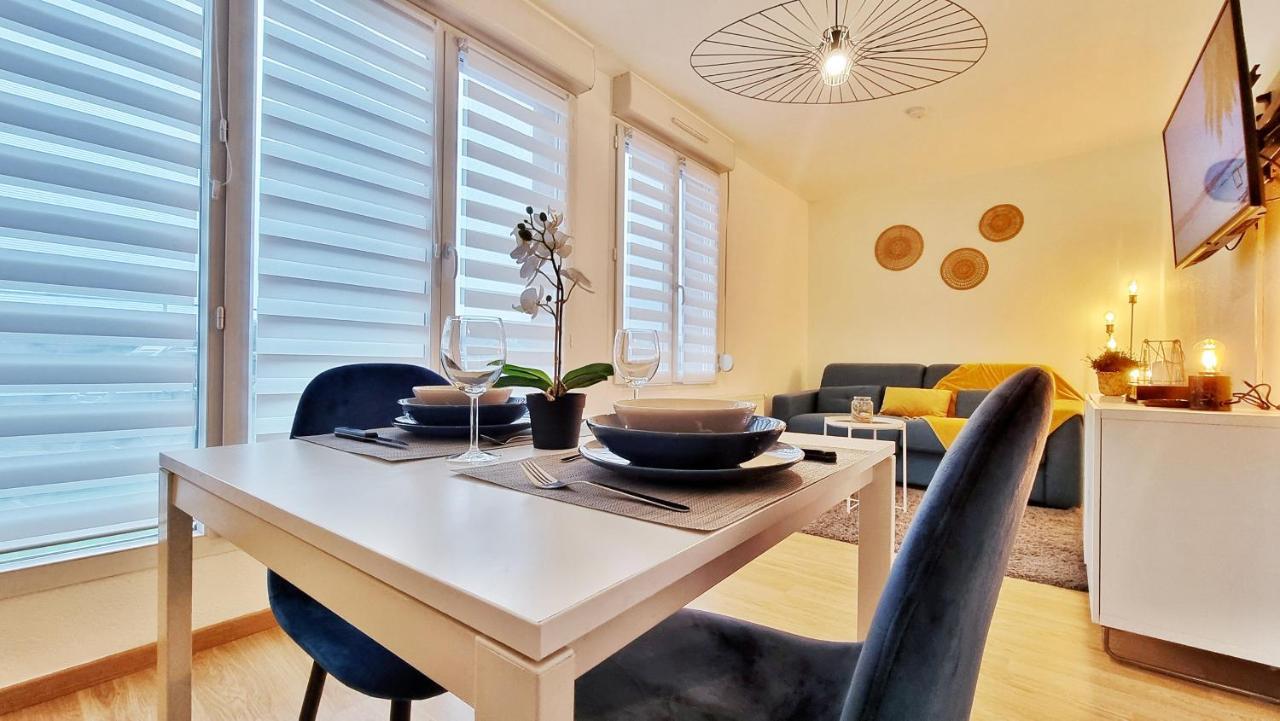 Le Smart - Parking - Terrasse - Wifi - Mulhouse - Relax Bnb Pfastatt Bagian luar foto