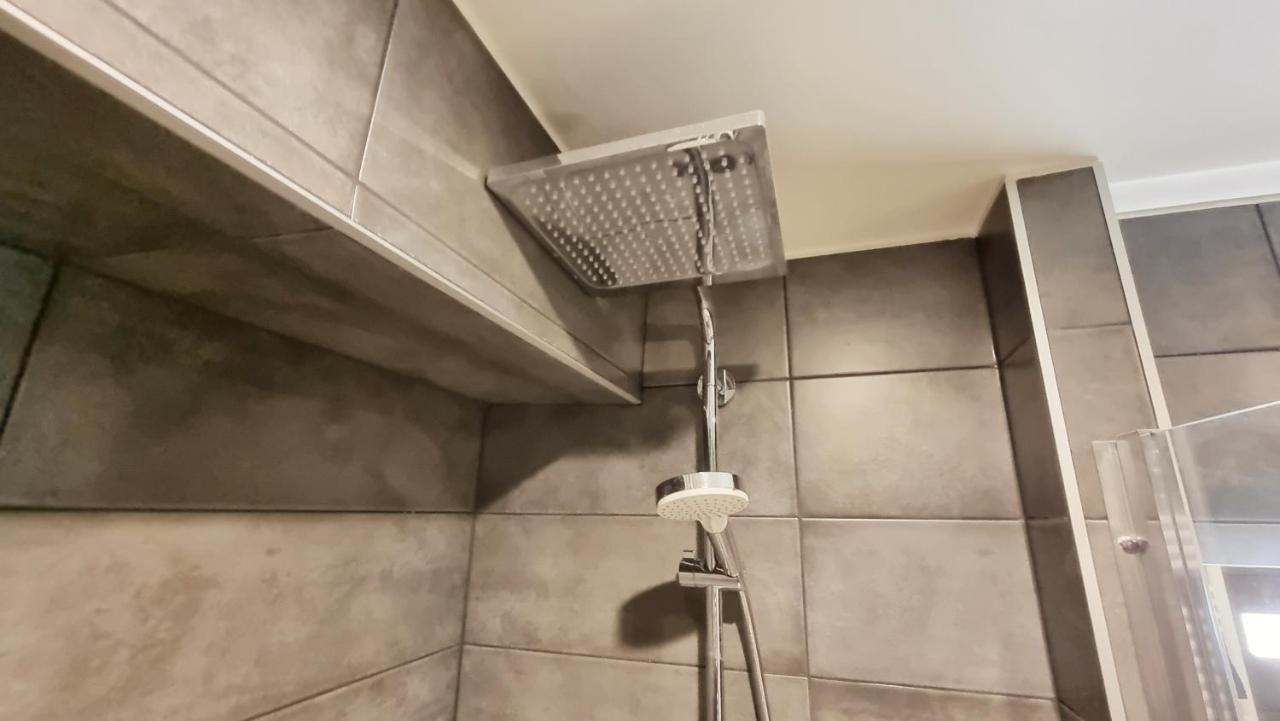 Le Smart - Parking - Terrasse - Wifi - Mulhouse - Relax Bnb Pfastatt Bagian luar foto