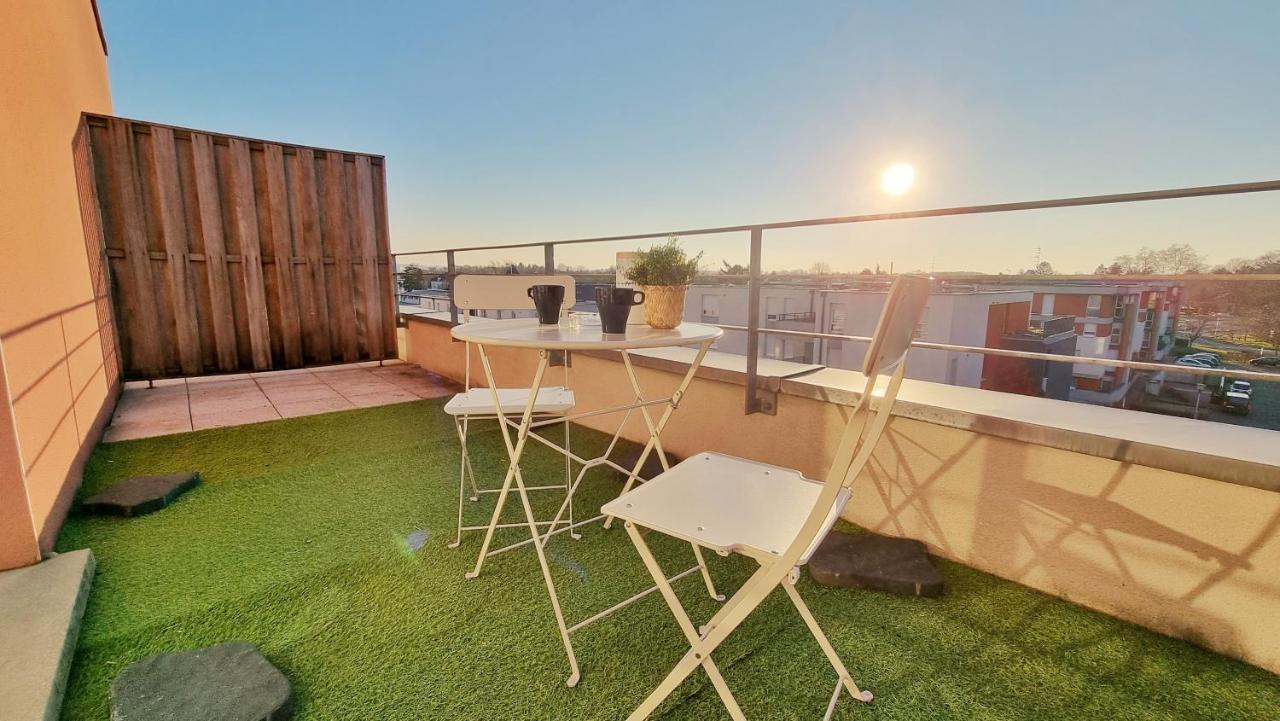 Le Smart - Parking - Terrasse - Wifi - Mulhouse - Relax Bnb Pfastatt Bagian luar foto