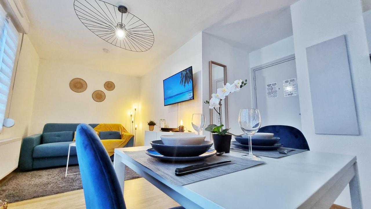 Le Smart - Parking - Terrasse - Wifi - Mulhouse - Relax Bnb Pfastatt Bagian luar foto