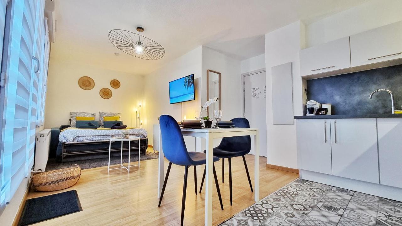 Le Smart - Parking - Terrasse - Wifi - Mulhouse - Relax Bnb Pfastatt Bagian luar foto
